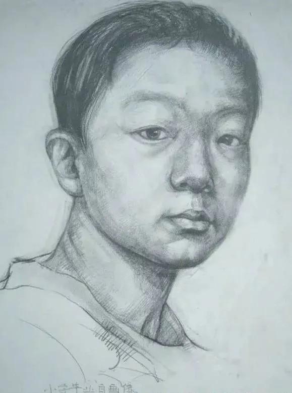 《素描自画像》小学六年级画