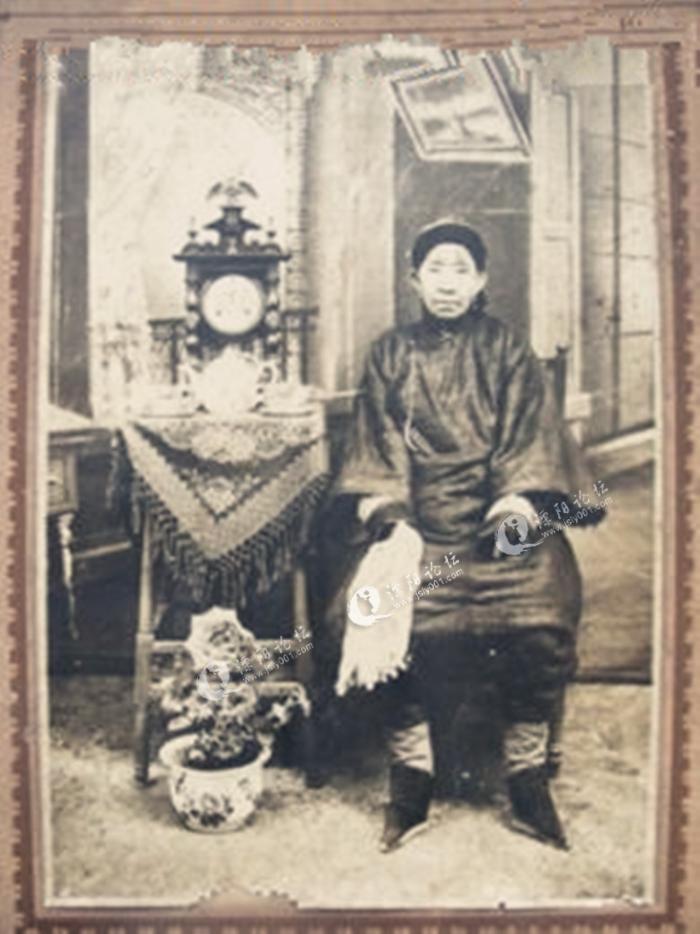 ... 缠足么,最年轻的裹脚小脚女人,我已经缠足变小脚了