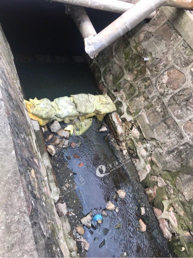 我的天哪溧阳盛世华城这小区这边是臭水沟景观已回复