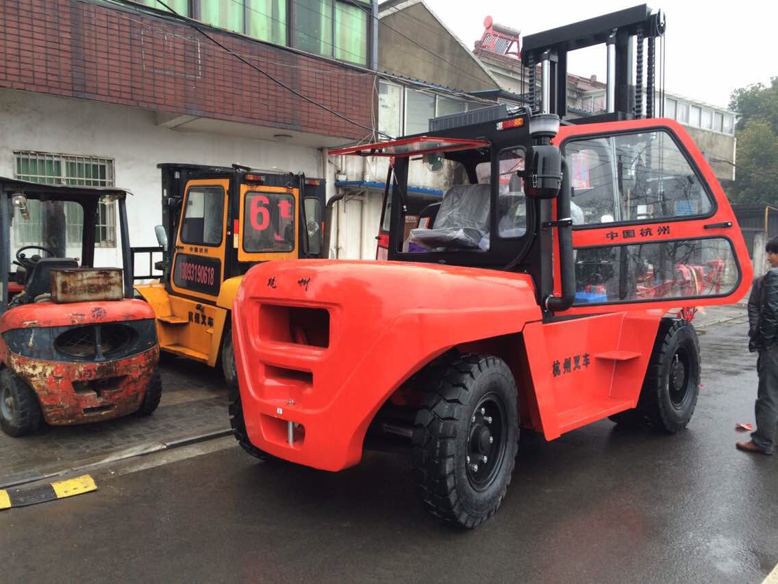 溧阳老黄叉车出租3-12t