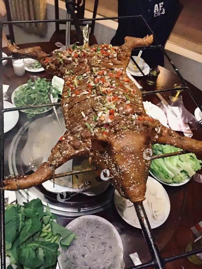 羊家匠烤全羊烤乳猪