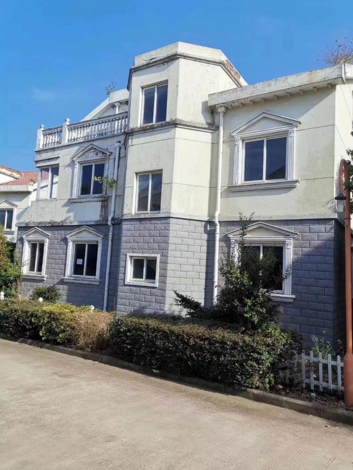 出售,天目湖清泉山庄,独栋别墅,产证387㎡,前后花园120㎡,毛坯,带一个