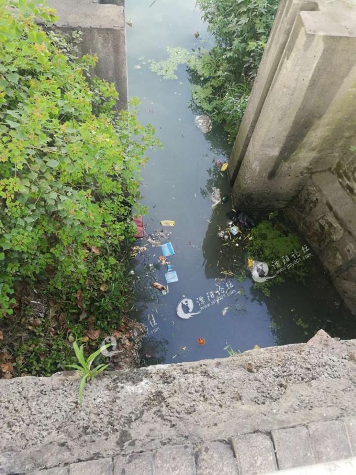 平陵东路上的露天桶(已回复)