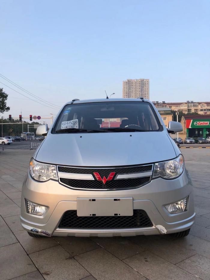 特价中五菱宏光s高配7座2016年启用15手动拉货商务不二选择精品车况