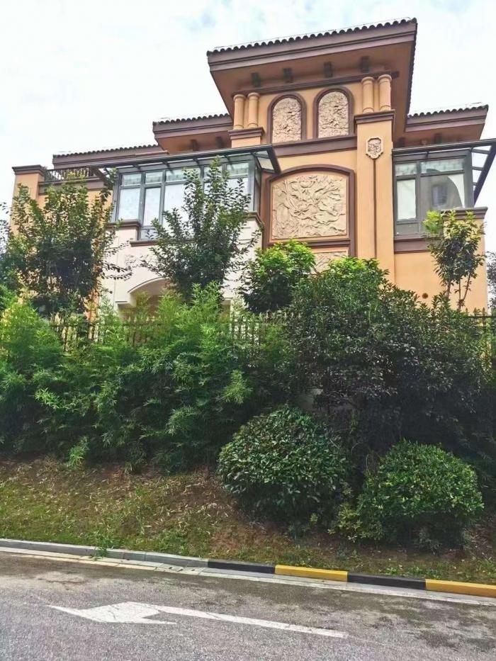 燕山壹号,别墅,联排,239平方,毛胚470万一手