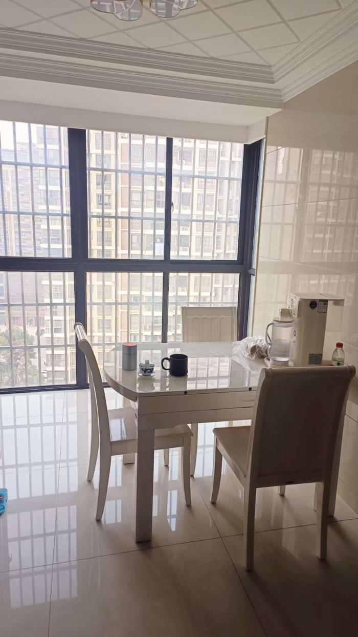 一手时代景城10楼,142平,3室2厅2卫,南北通